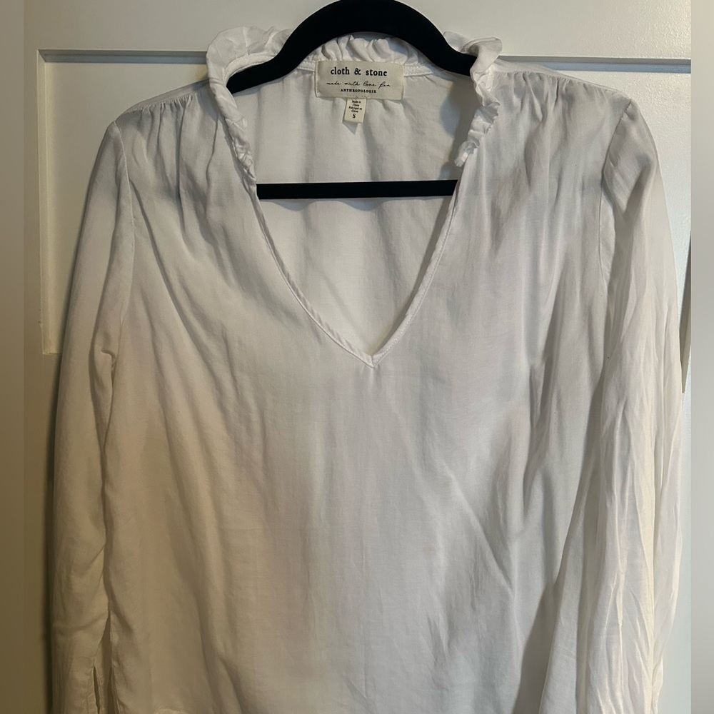 Cloth & Stone Cream Ruffle V-Neck Blouse